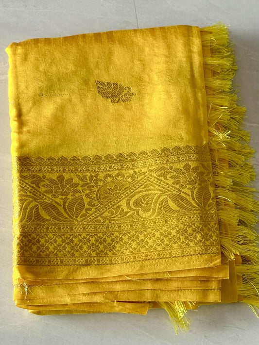 Exquisite Handloom Silk Saree with Rich Golden Zari Pallu