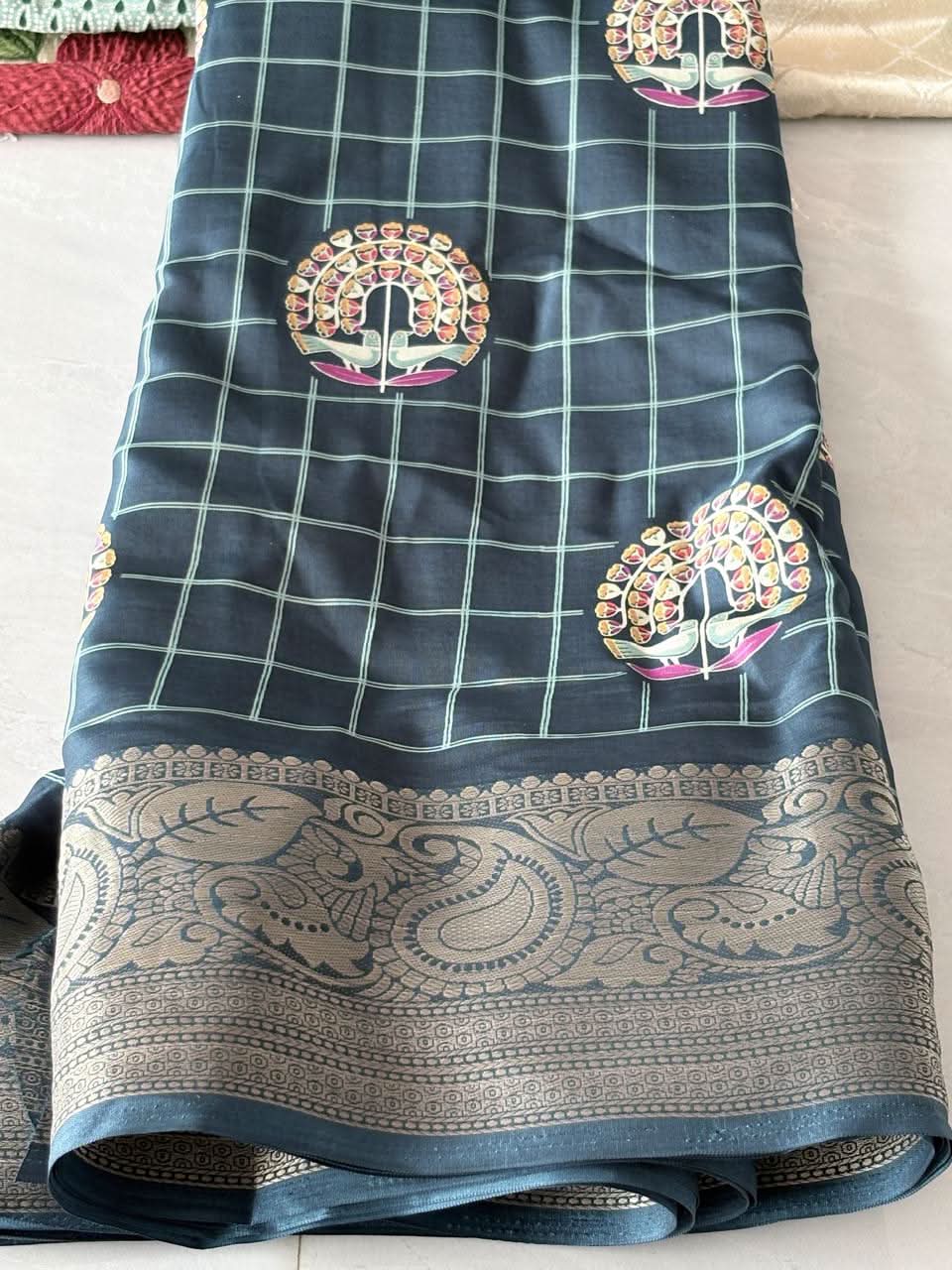 Premium Crepe Saree with Traditional Temple Border & Peacock Pallu