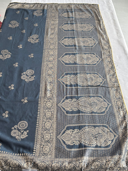 Traditional Banarasi Silk Saree with Zari Butti and Woven Border