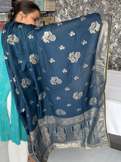 Traditional Banarasi Silk Saree with Zari Butti and Woven Border