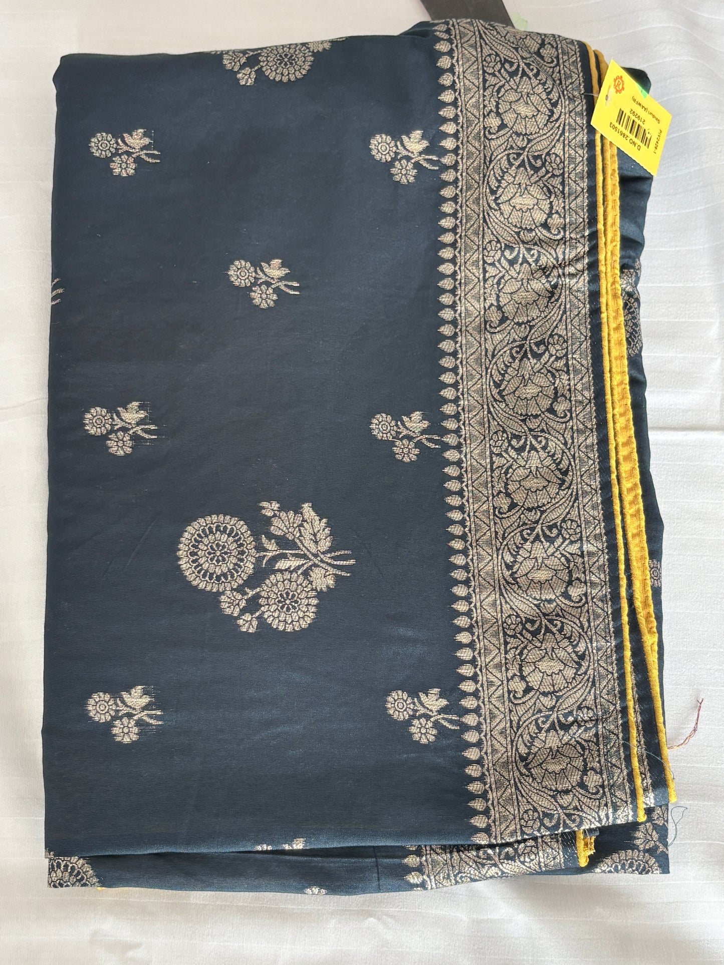 Traditional Banarasi Silk Saree with Zari Butti and Woven Border