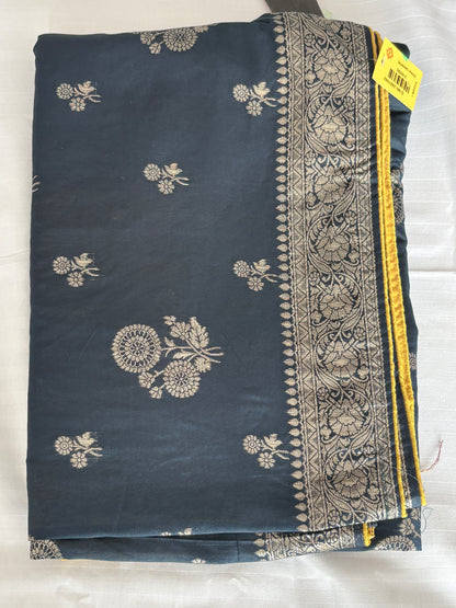 Traditional Banarasi Silk Saree with Zari Butti and Woven Border