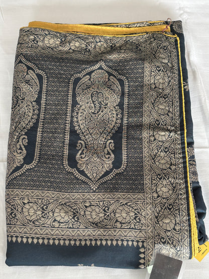 Traditional Banarasi Silk Saree with Zari Butti and Woven Border