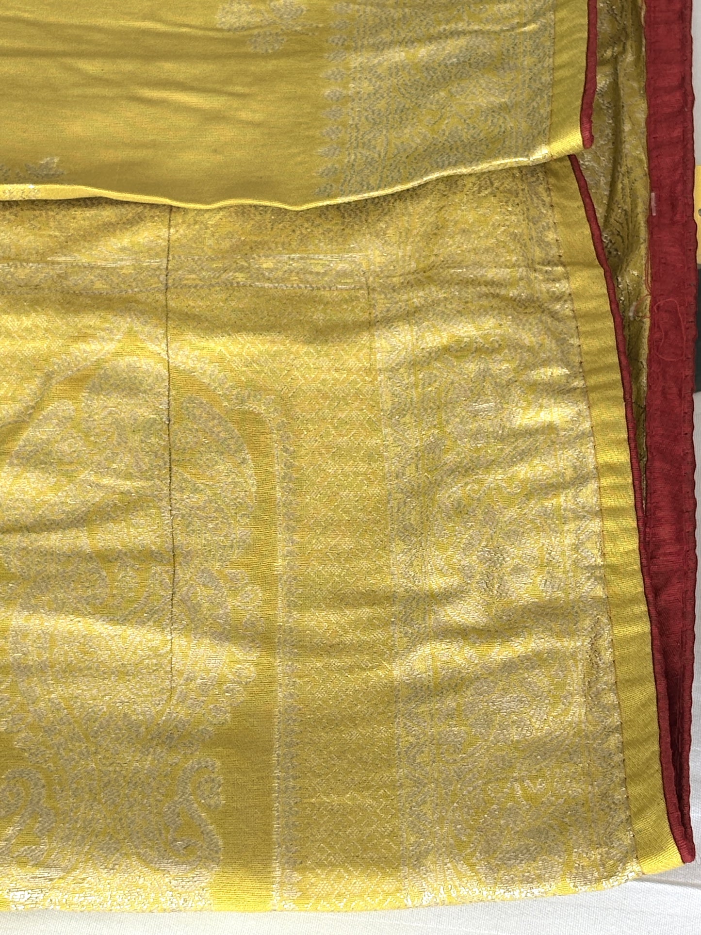Traditional Banarasi Silk Saree with Zari Butti and Woven Border