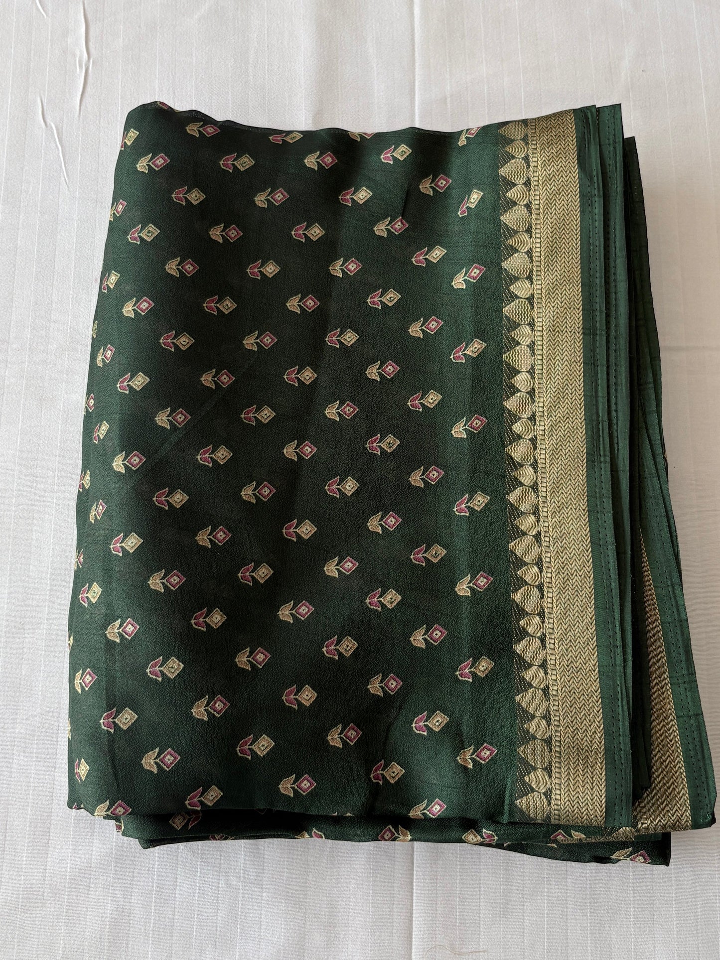 Muskan Silk Woven Butti Saree with Elegant Border & Designer Pallu