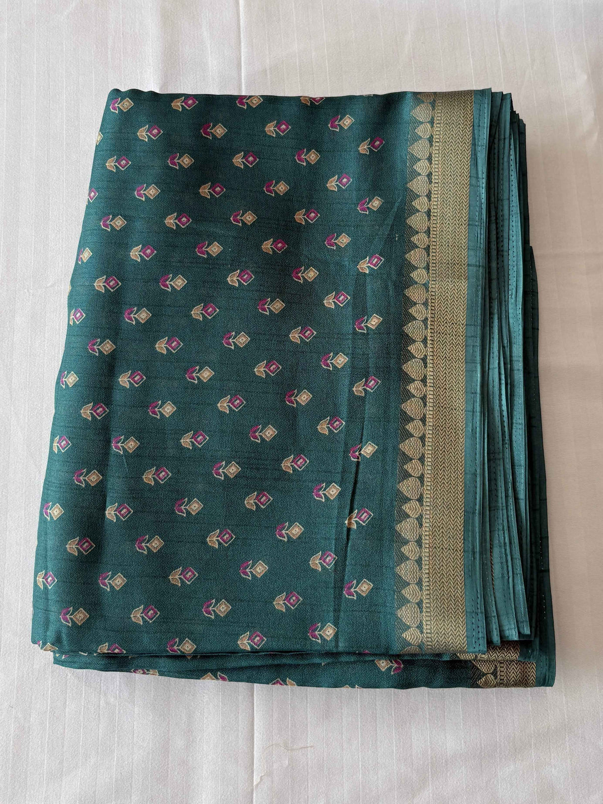 Elevate Your Style with Our Elegant Silk Saree Featuring Woven Butti Design - Saree Fusion
