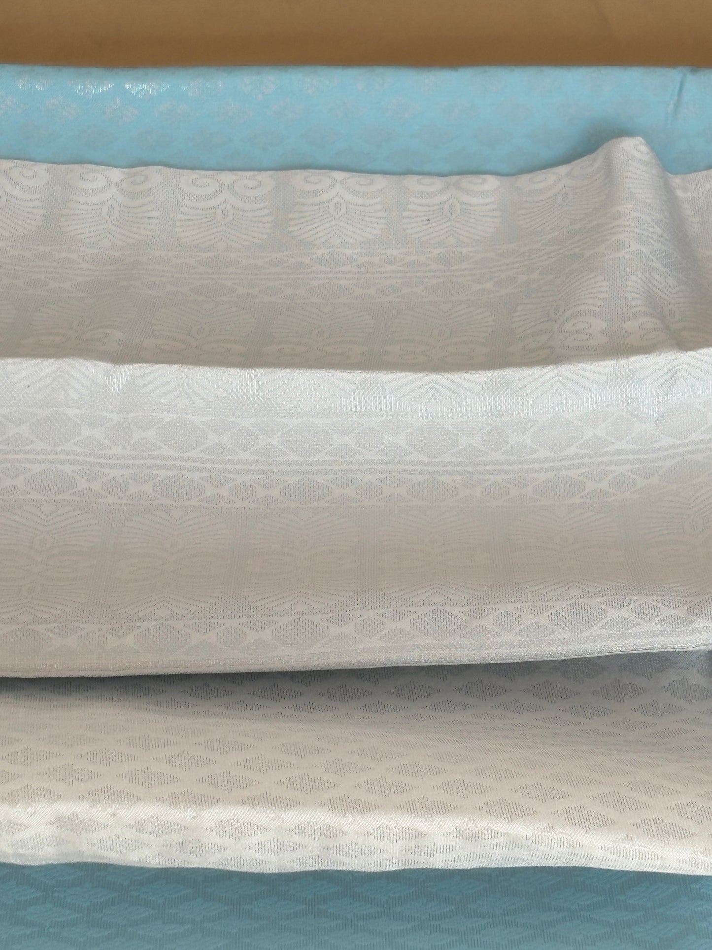 Premium Soft Jacquard Weave Saree with Designer Contrast Pallu