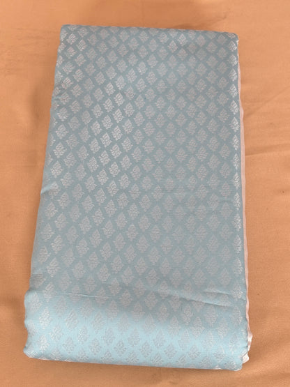 Premium Soft Jacquard Weave Saree with Designer Contrast Pallu