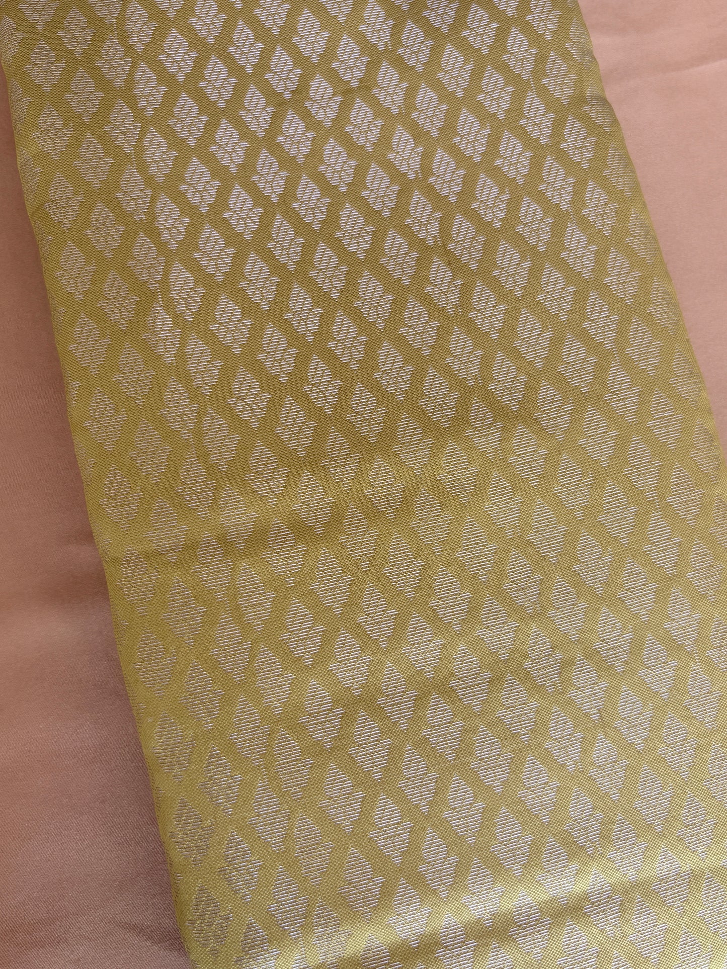 Premium Soft Jacquard Weave Saree with Designer Contrast Pallu