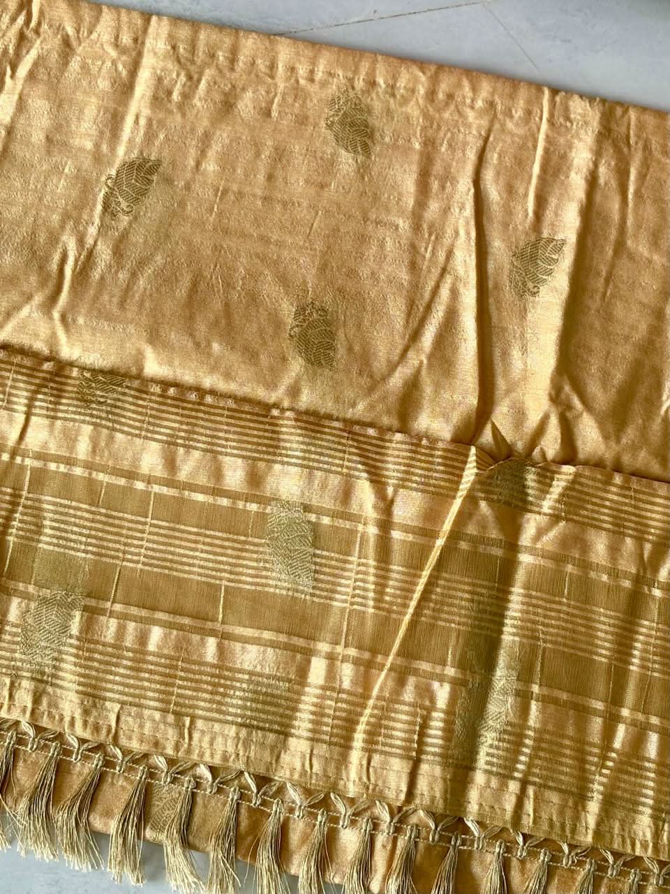 Exquisite Handloom Silk Saree with Rich Golden Zari Pallu
