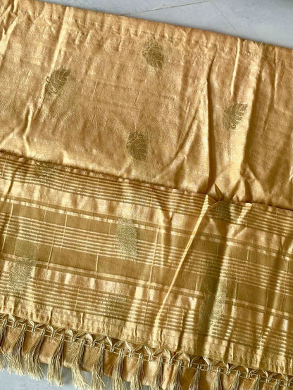 Exquisite Handloom Silk Saree with Rich Golden Zari Pallu