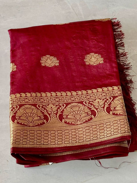 Exquisite Handloom Silk Saree with Rich Golden Zari Pallu