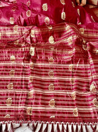 Exquisite Handloom Silk Saree with Rich Golden Zari Pallu